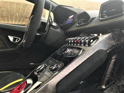 RENT LAMBORGHINI HURACAN PERFORMANTE 2018 MARBE